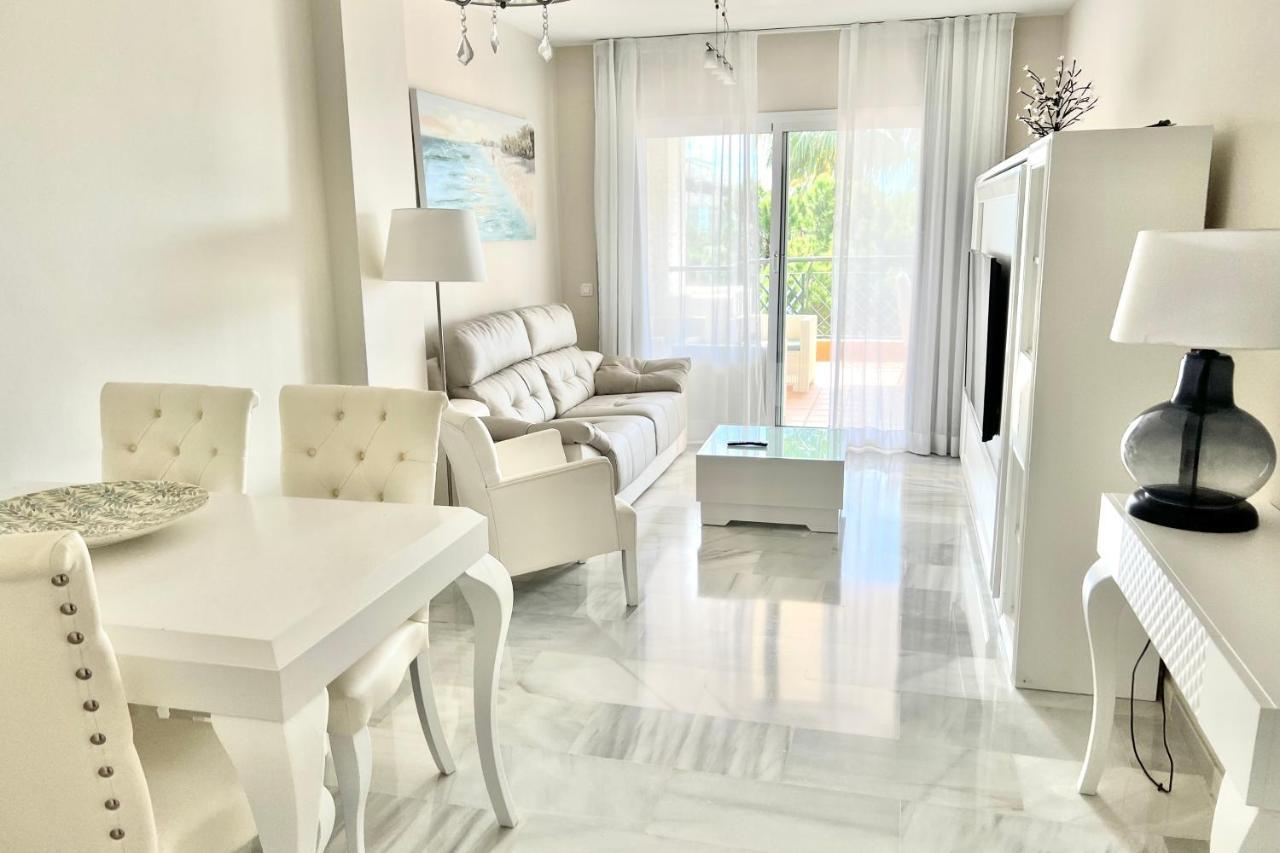 Mi Capricho Beachfront- 9D Apartment With Sea Views - Costa Del Sol Ла Кала де Михас Екстериор снимка