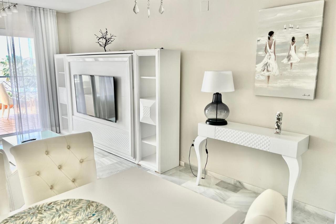 Mi Capricho Beachfront- 9D Apartment With Sea Views - Costa Del Sol Ла Кала де Михас Екстериор снимка